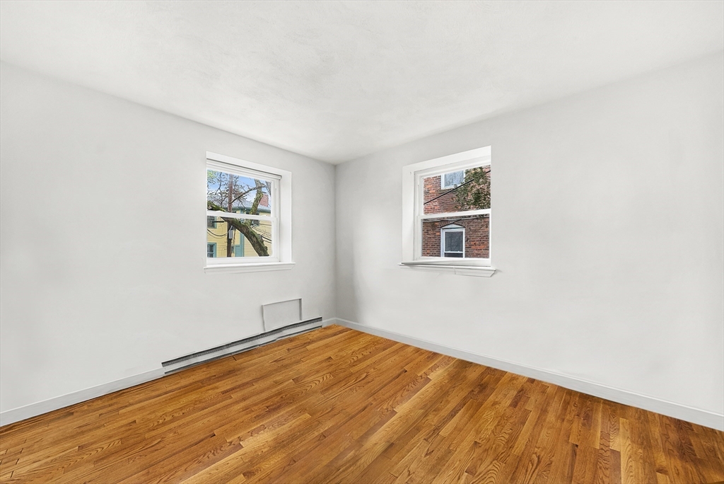 104 Trowbridge St # 4