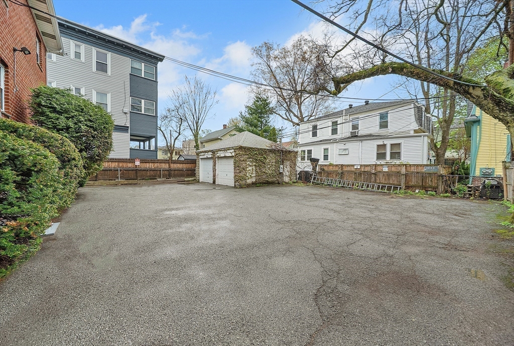 104 Trowbridge St # 4