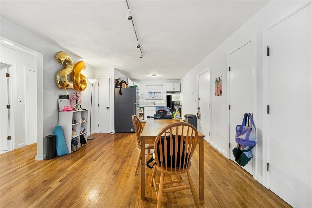 104 Trowbridge St # 4