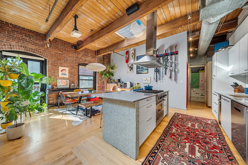 21 Wormwood St # 620