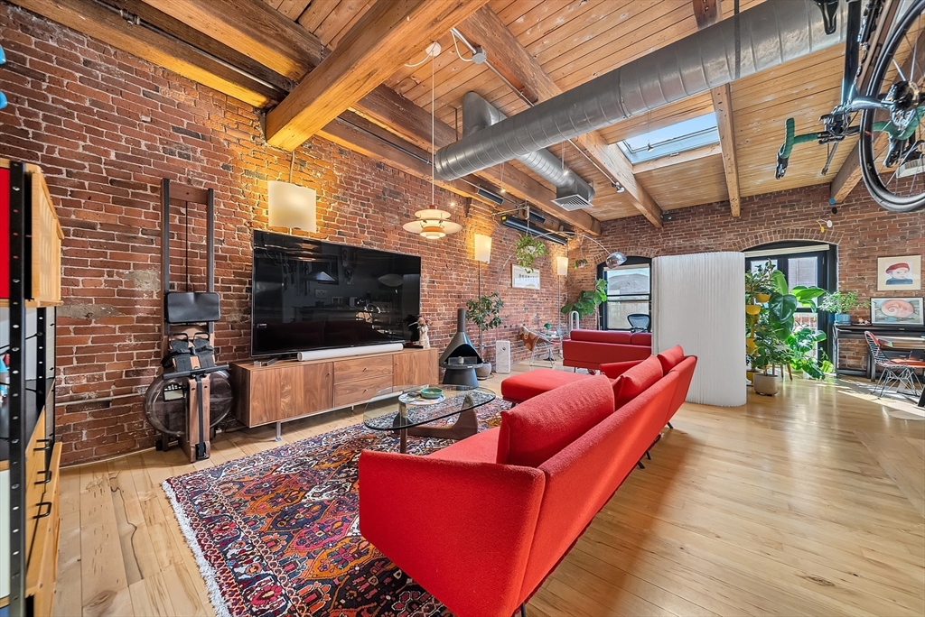 21 Wormwood St # 620