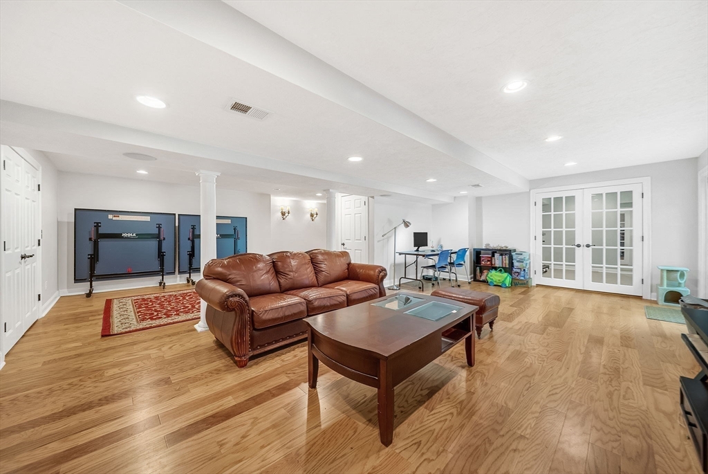 1125 Burroughs Rd