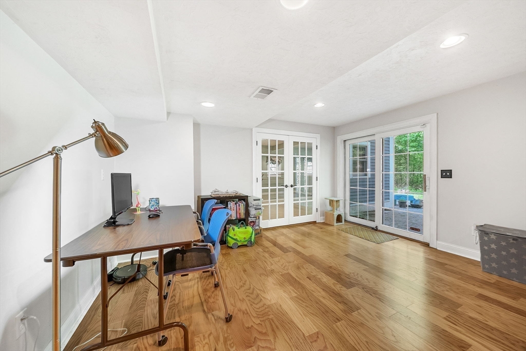 1125 Burroughs Rd