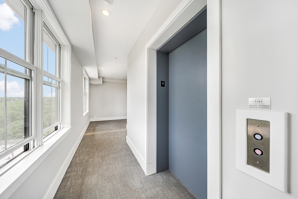 11 Oak Grove Ter # 402