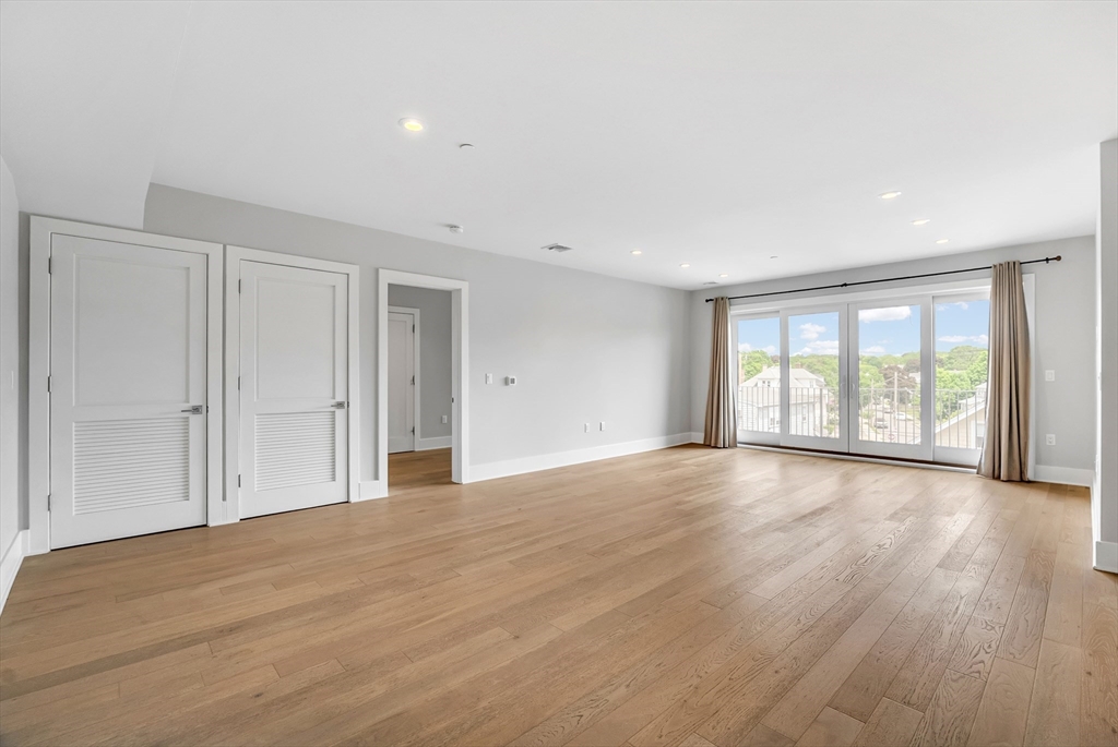 11 Oak Grove Ter # 402