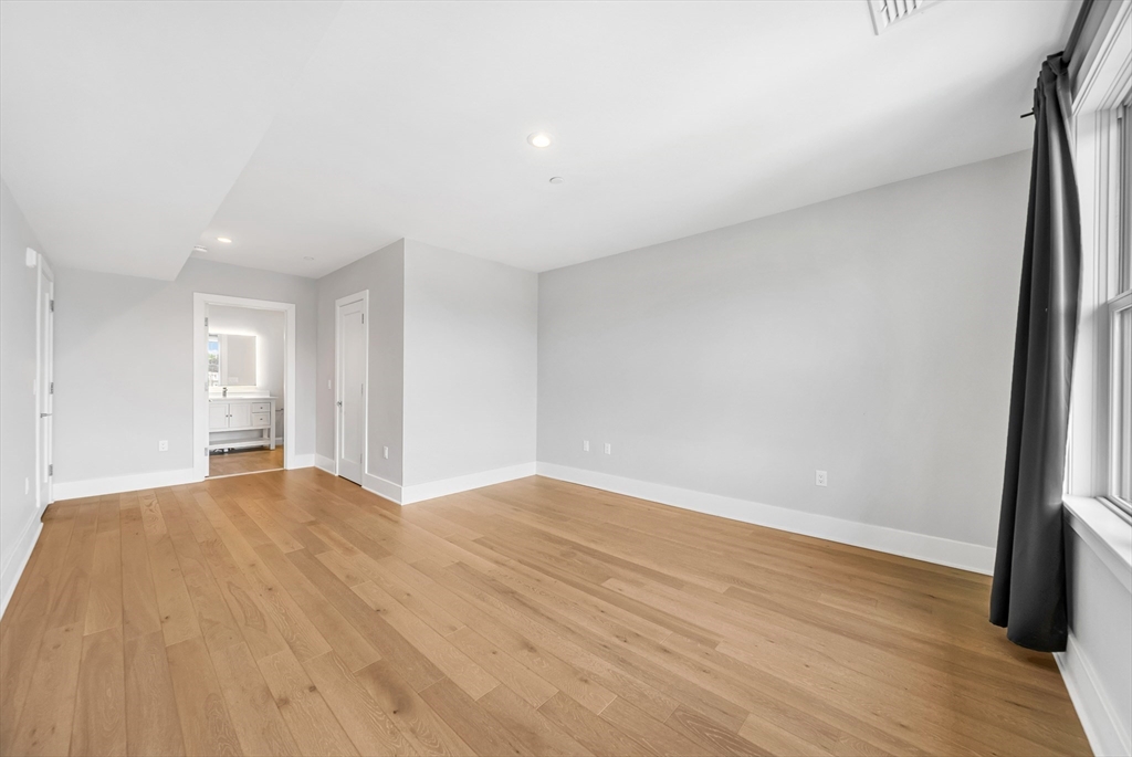 11 Oak Grove Ter # 402