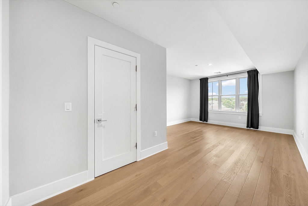 11 Oak Grove Ter # 402