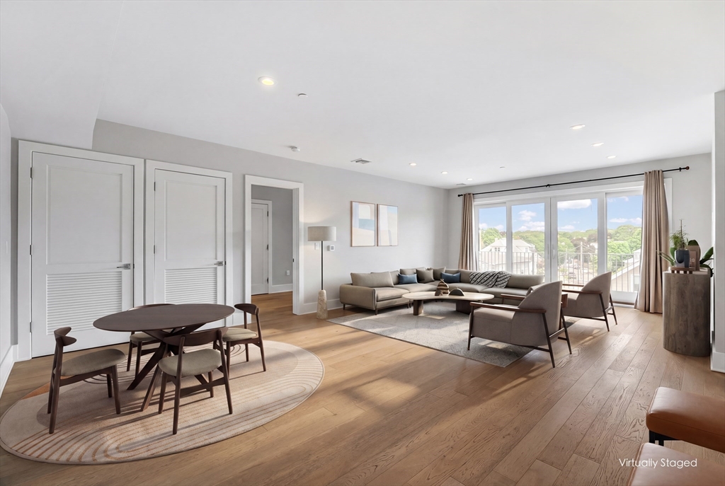 11 Oak Grove Ter # 402