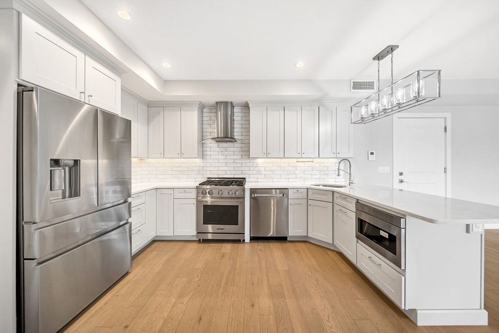 11 Oak Grove Ter # 402