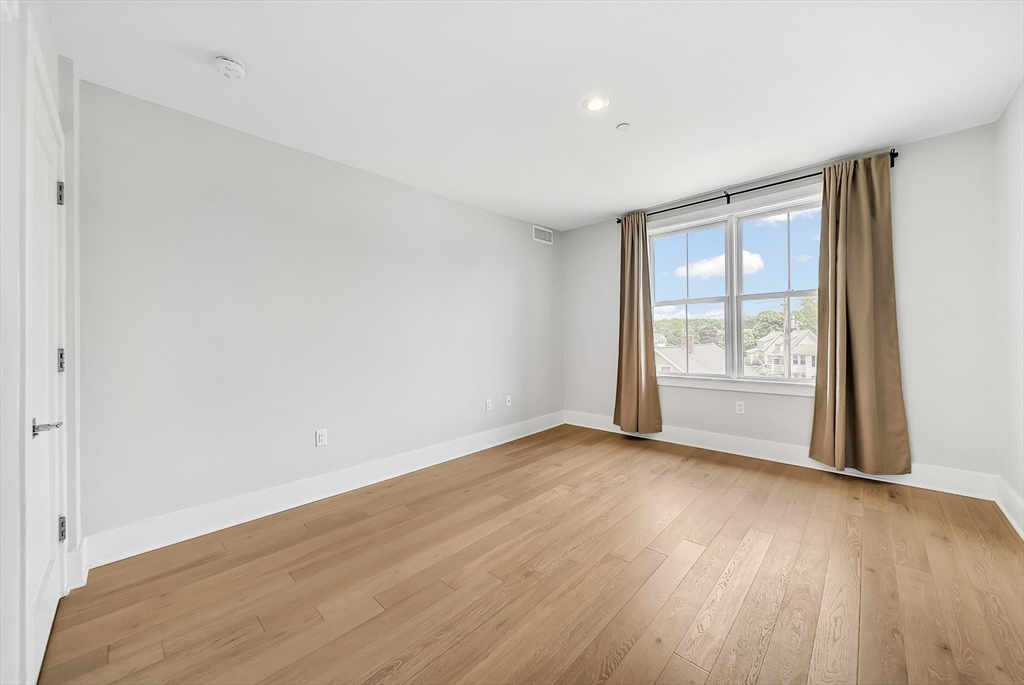 11 Oak Grove Ter # 402
