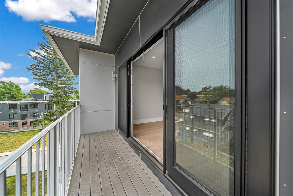 11 Oak Grove Ter # 402