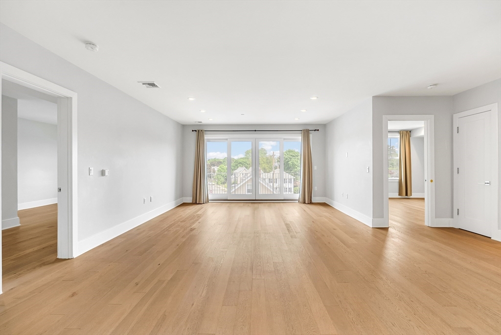 11 Oak Grove Ter # 402