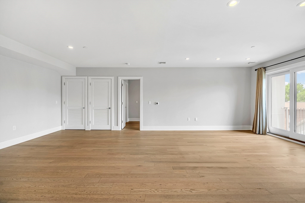 11 Oak Grove Ter # 402