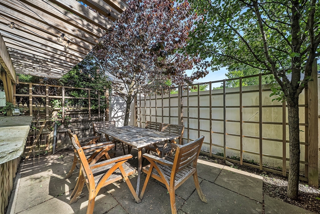 15 Noble St # 15