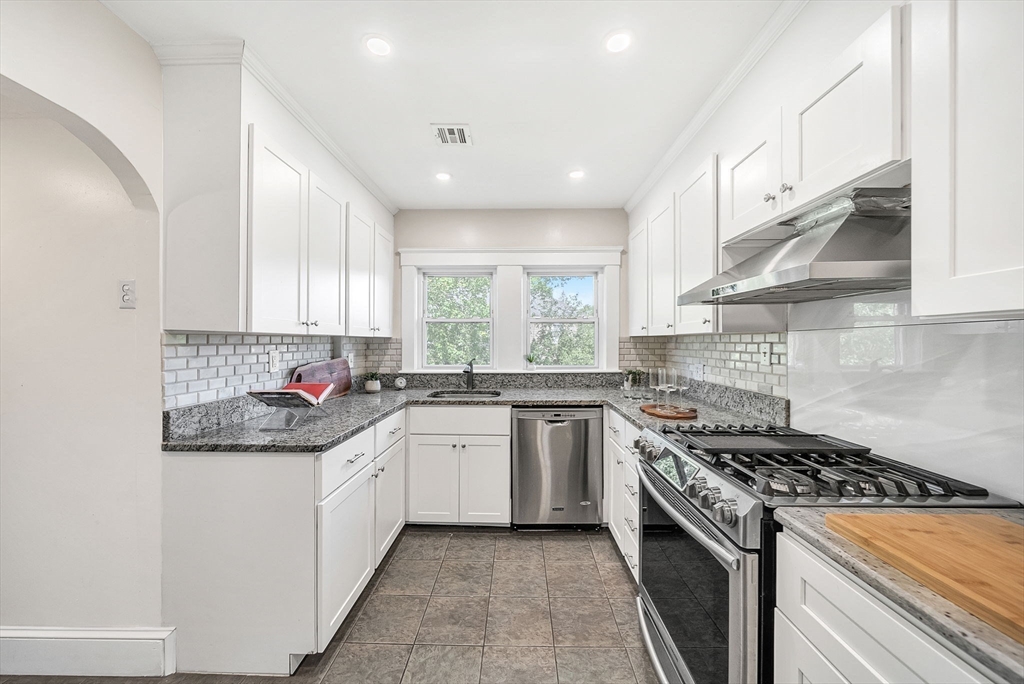 15 Noble St # 15