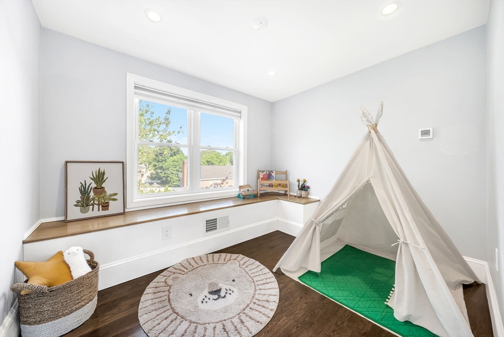 15 Noble St # 15