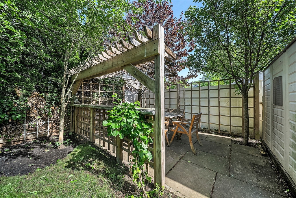 15 Noble St # 15