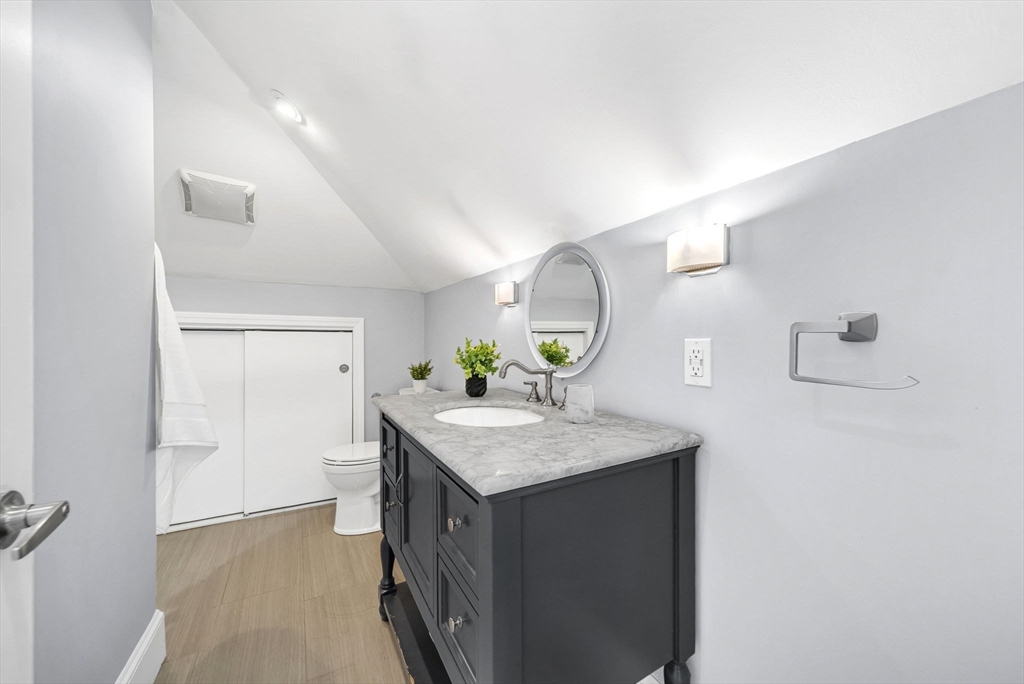 15 Noble St # 15
