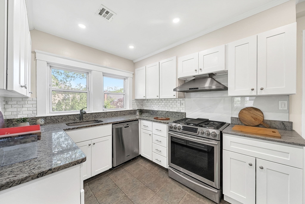 15 Noble St # 15