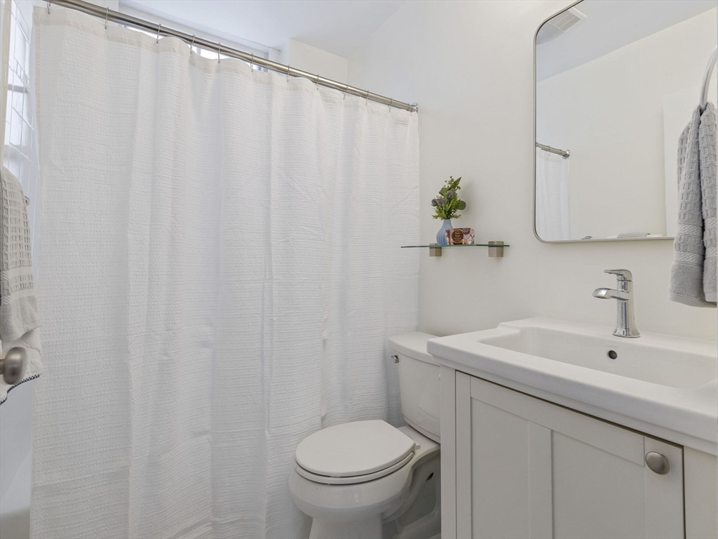 2-A Wellington St # 2