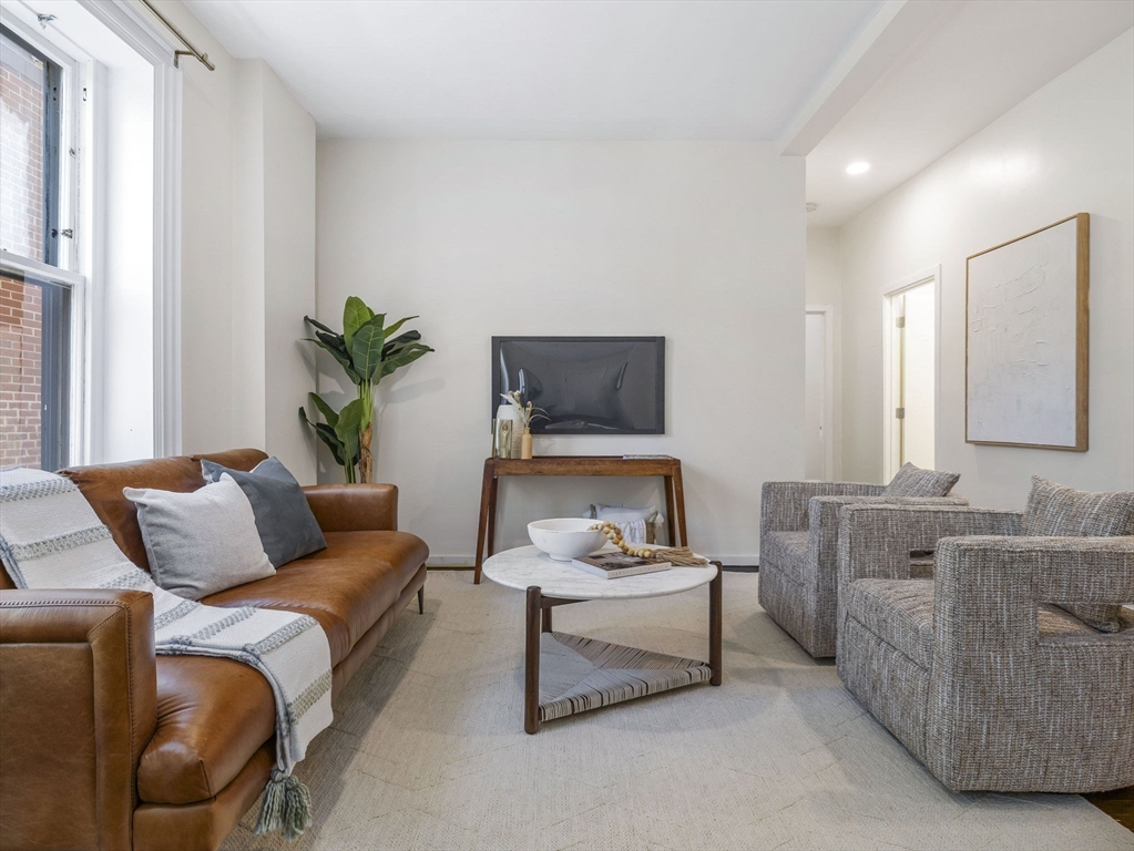 2-A Wellington St # 2
