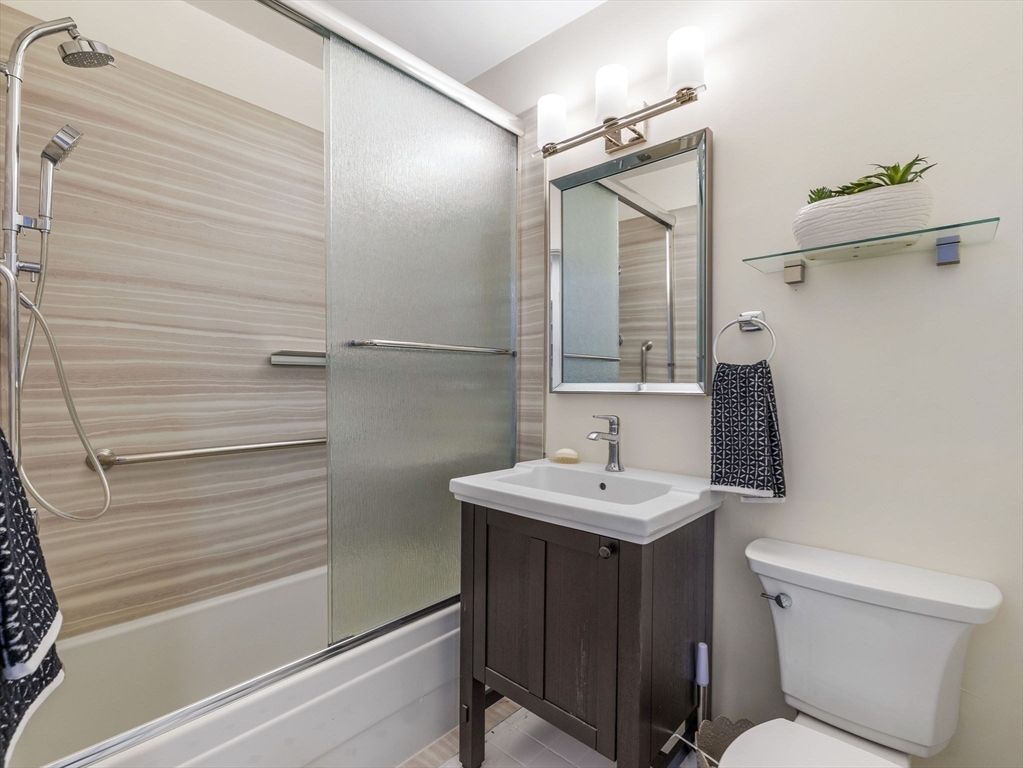 2-A Wellington St # 2