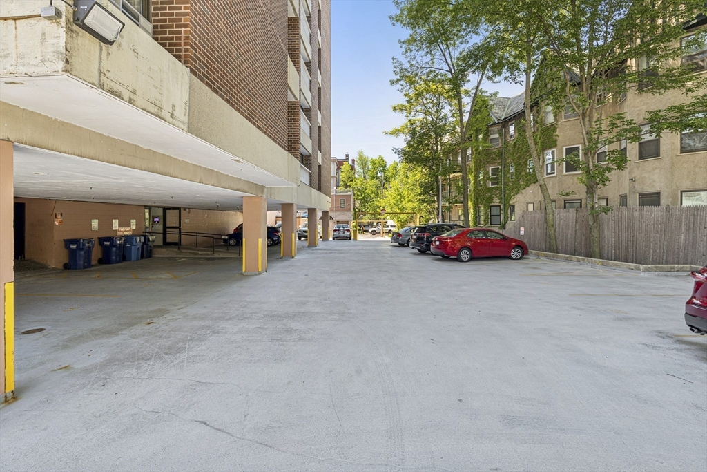 1105 Massachusetts Ave # 4A