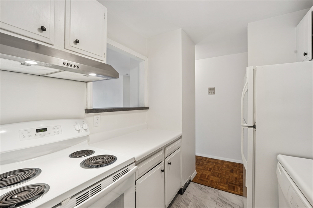 1105 Massachusetts Ave # 4A