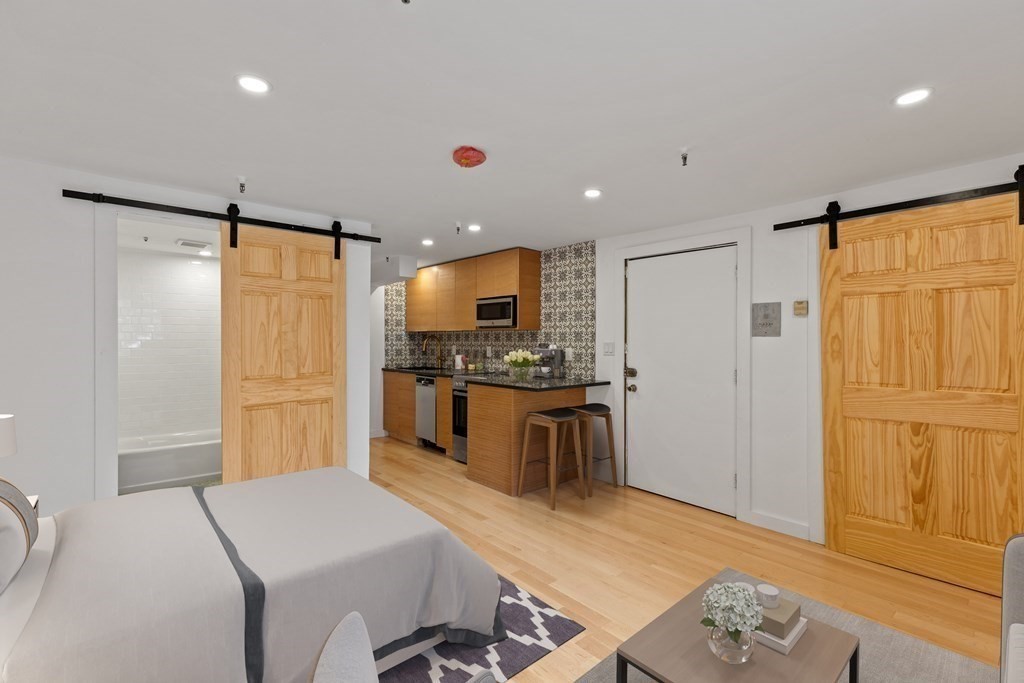 511 Beacon St # 2