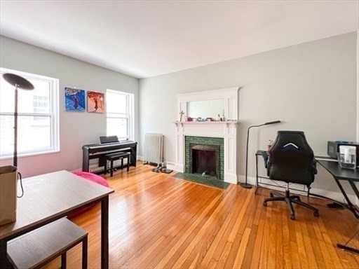 1307 Commonwealth Ave # 7