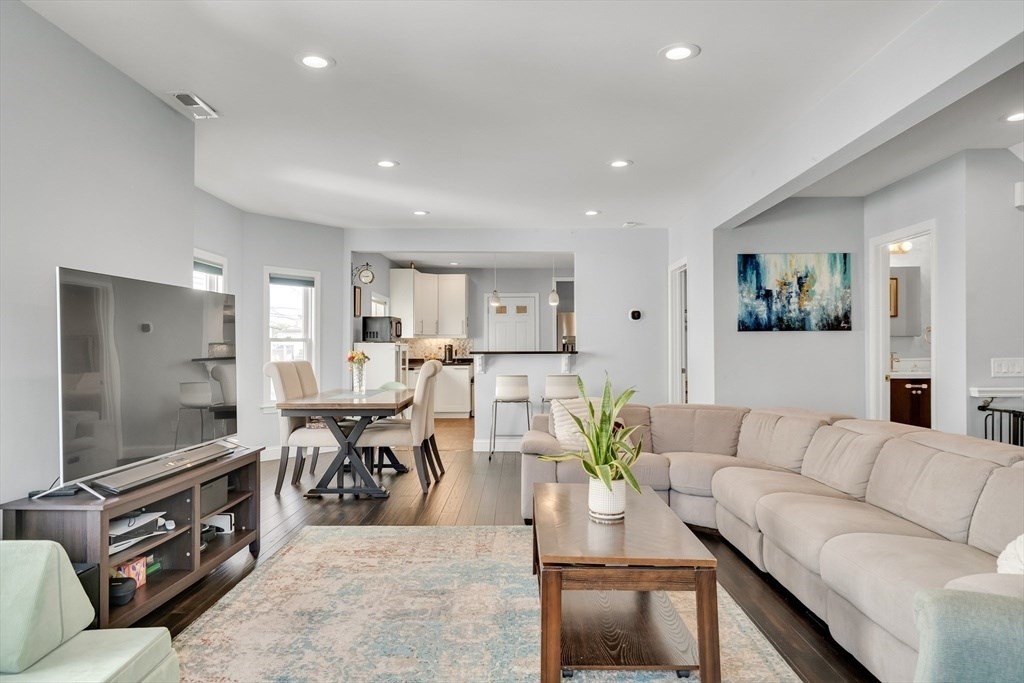 11 Lexington St # 11
