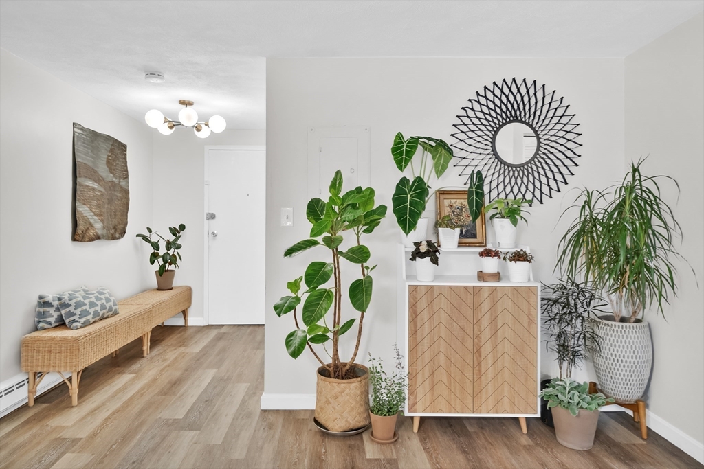33 Lodgen Court # 1F