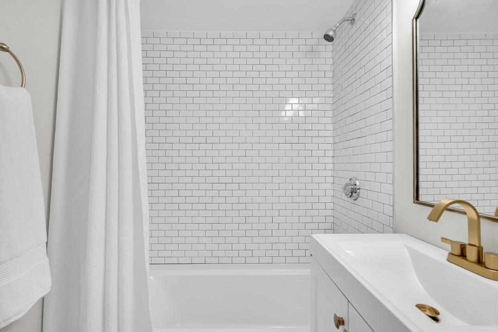 33 Lodgen Court # 1F