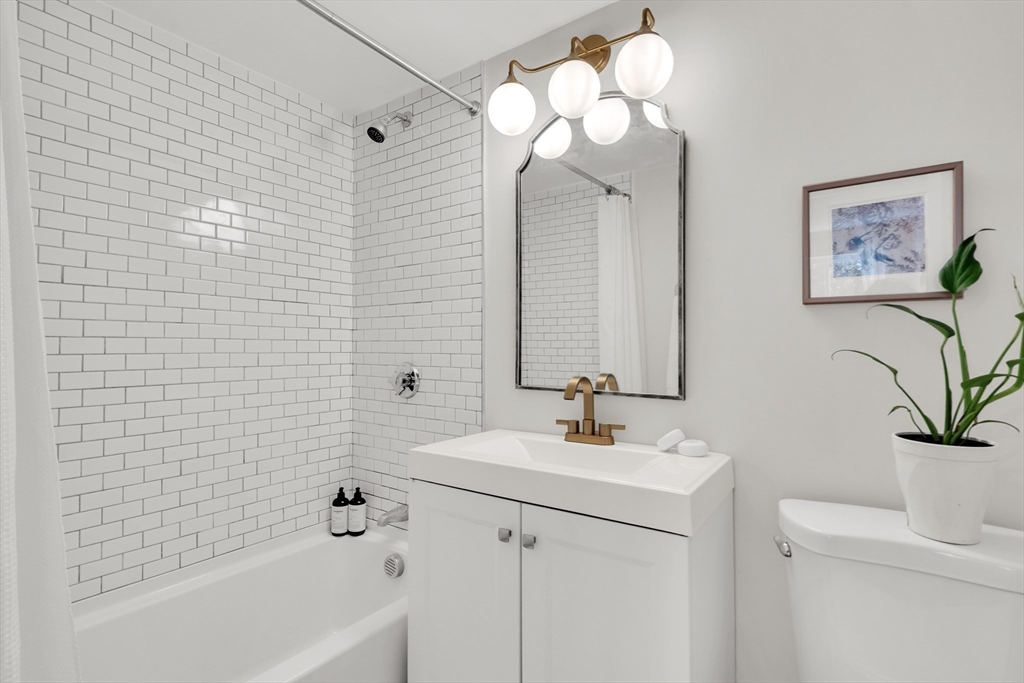 33 Lodgen Court # 1F