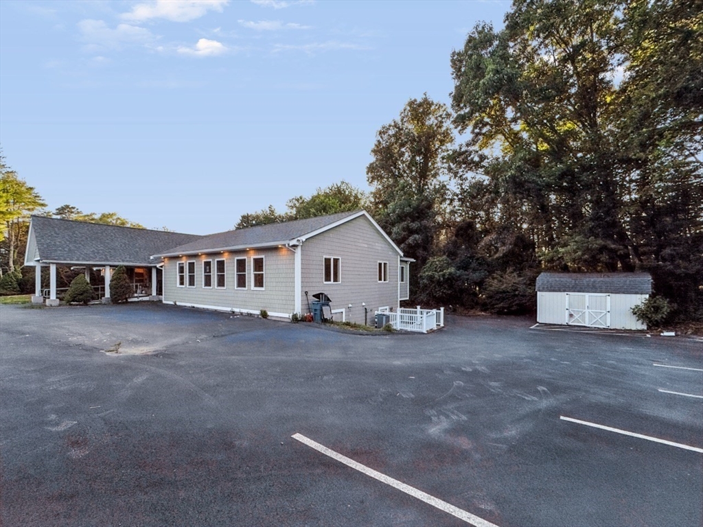 206 Turnpike Rd