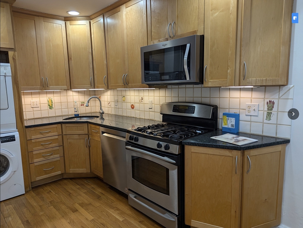 37 Commonwealth Ave # 11
