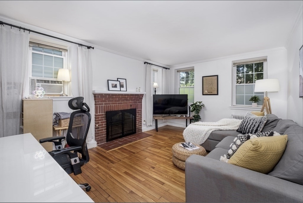 37 Commonwealth Ave # 11