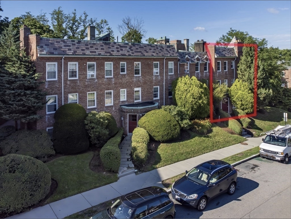 37 Commonwealth Ave # 11