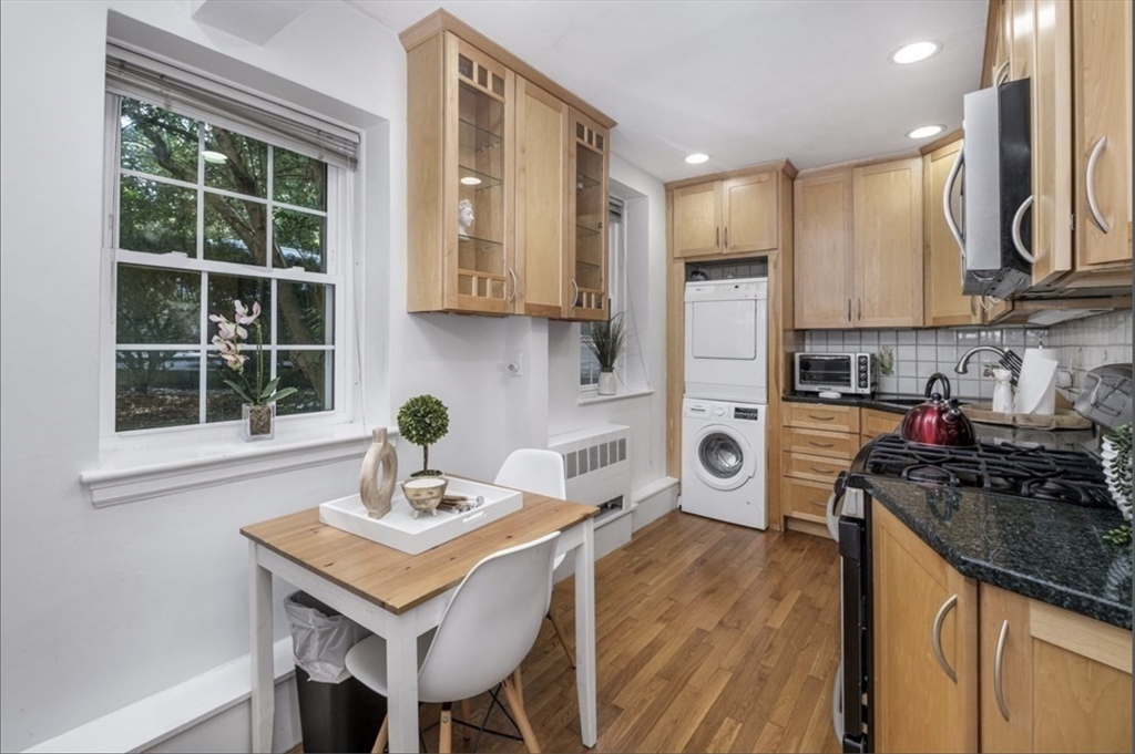 37 Commonwealth Ave # 11