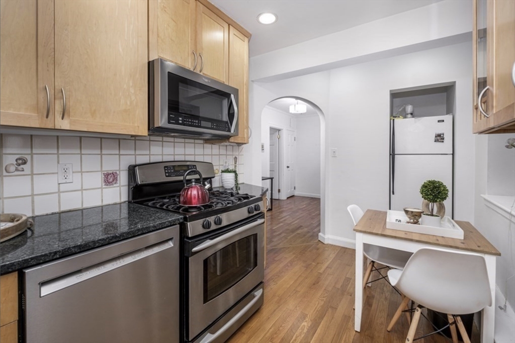 37 Commonwealth Ave # 11