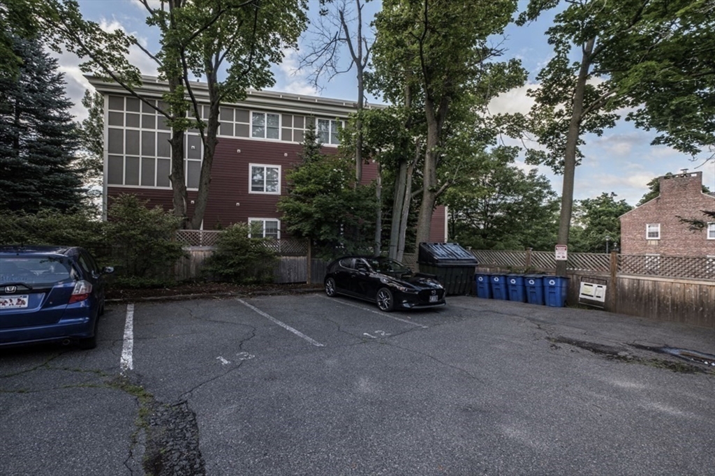 37 Commonwealth Ave # 11