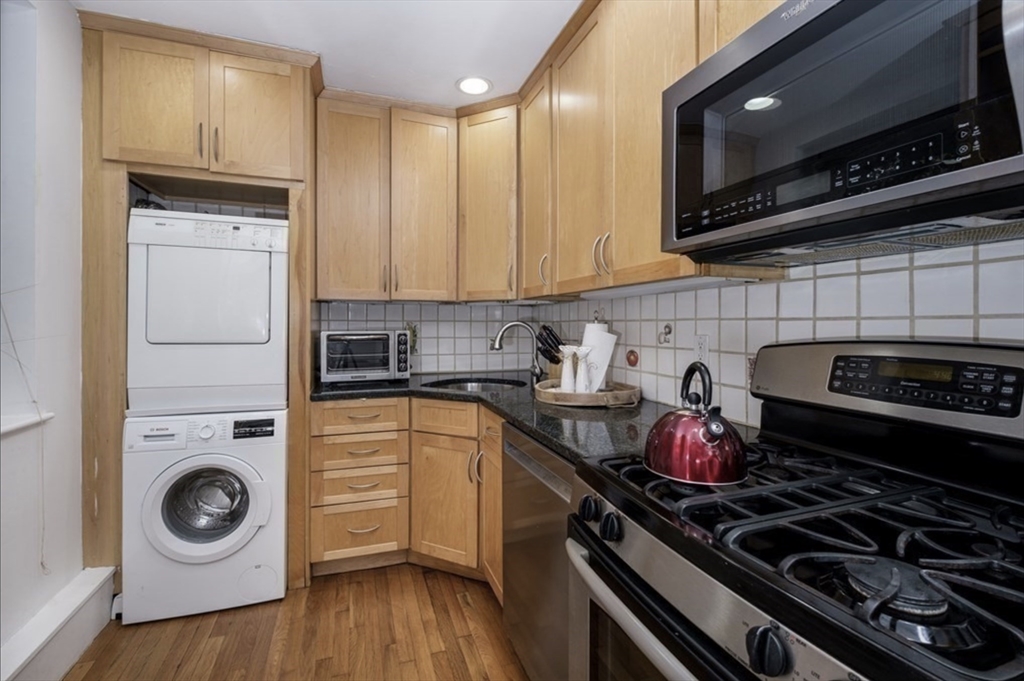 37 Commonwealth Ave # 11