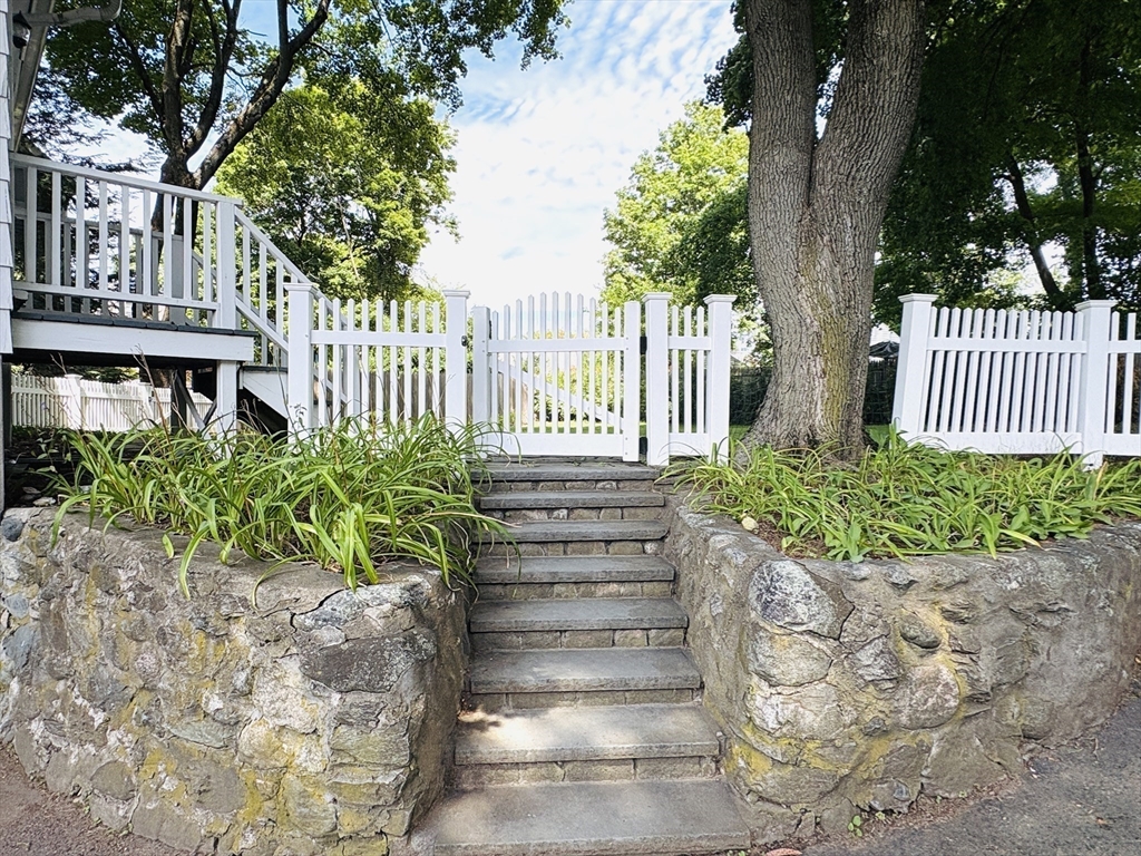 308 Webster St