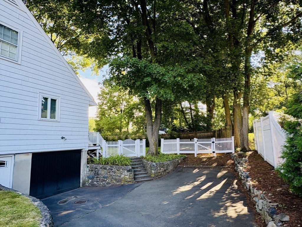 308 Webster St