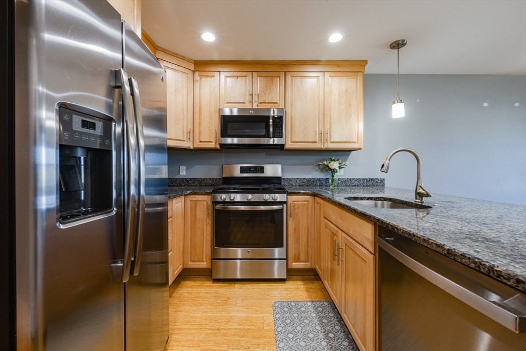 770 Washington Ave # 202