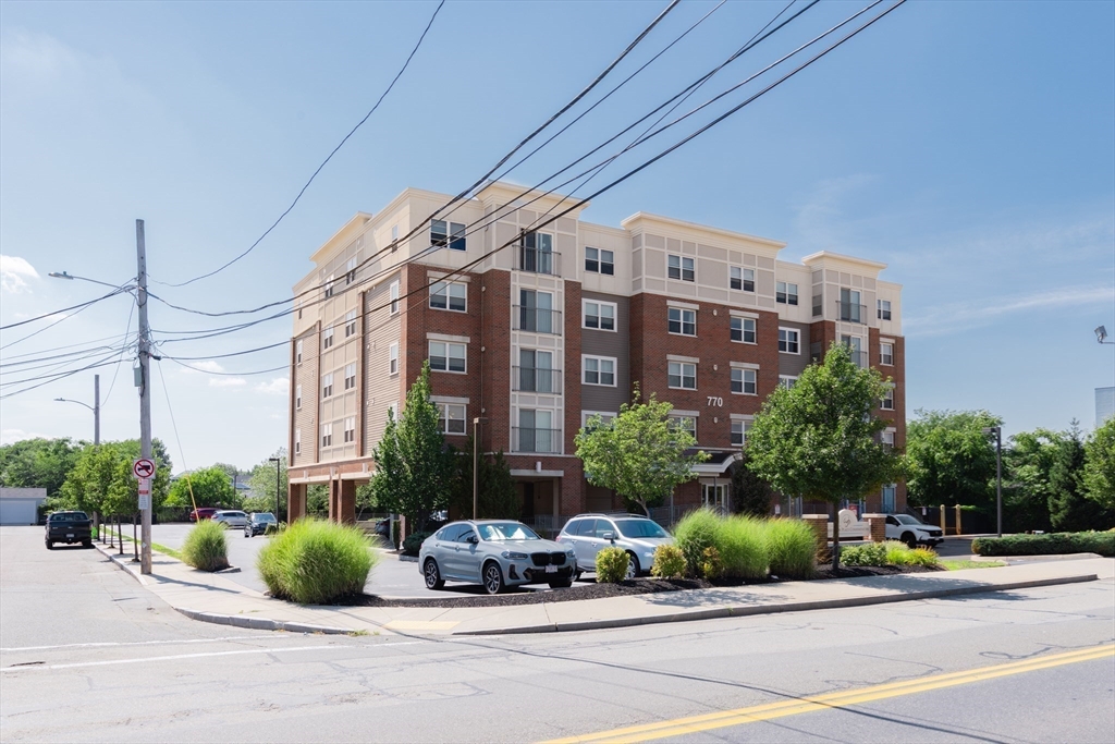 770 Washington Ave # 202