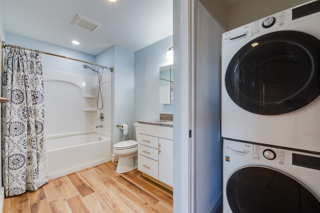 770 Washington Ave # 202