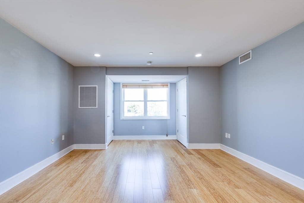 770 Washington Ave # 202
