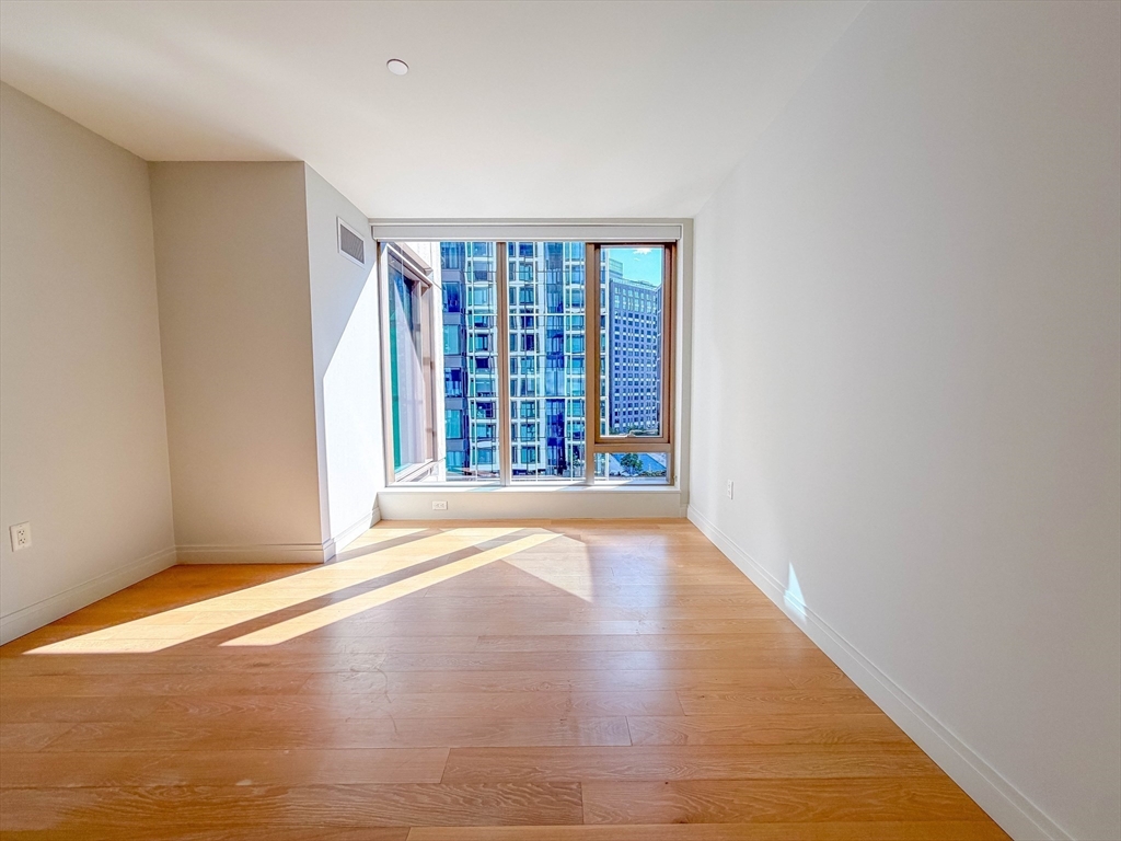 133 Seaport Blvd # 919