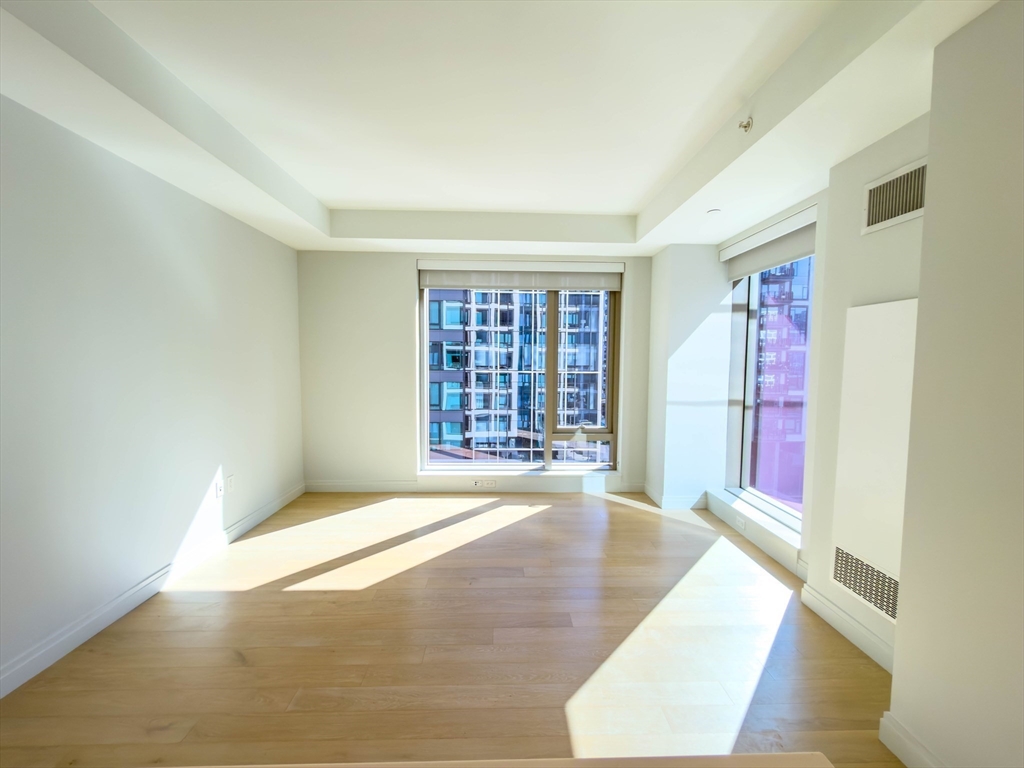 133 Seaport Blvd # 919